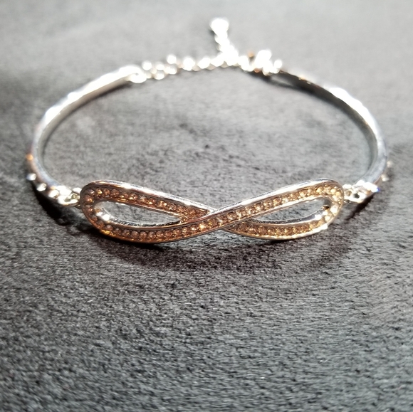 Sterling Silver Infinity Bracelet - Picture 1 of 6